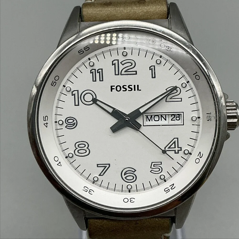 Fossil Womens Watch 38mm Silver Tone Leather Day Date BQ1622 New Battery